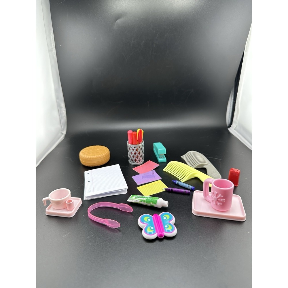 Our Generation Dolls 18" Doll Lot Desk School Other accessories Cups Pens Paper